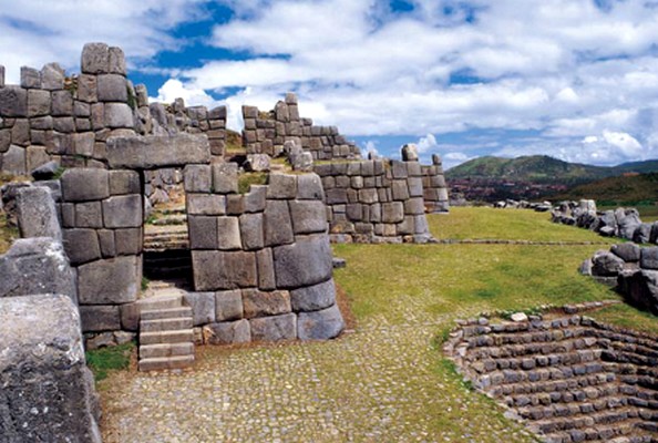 sacsayhuaman