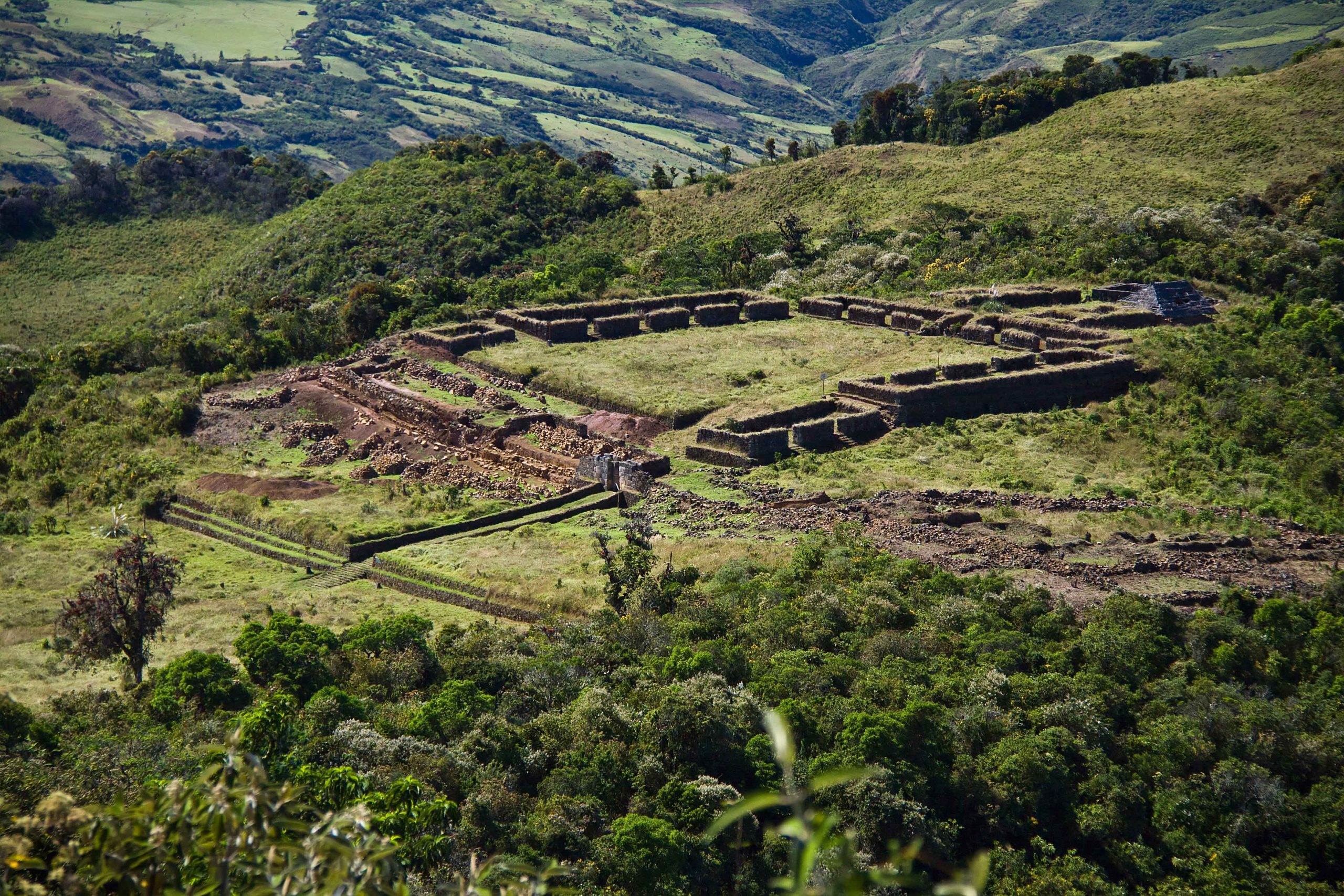 panoramica arqueologico aypate ayabaca piura scaled